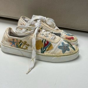 Women’s shoes size 6.5